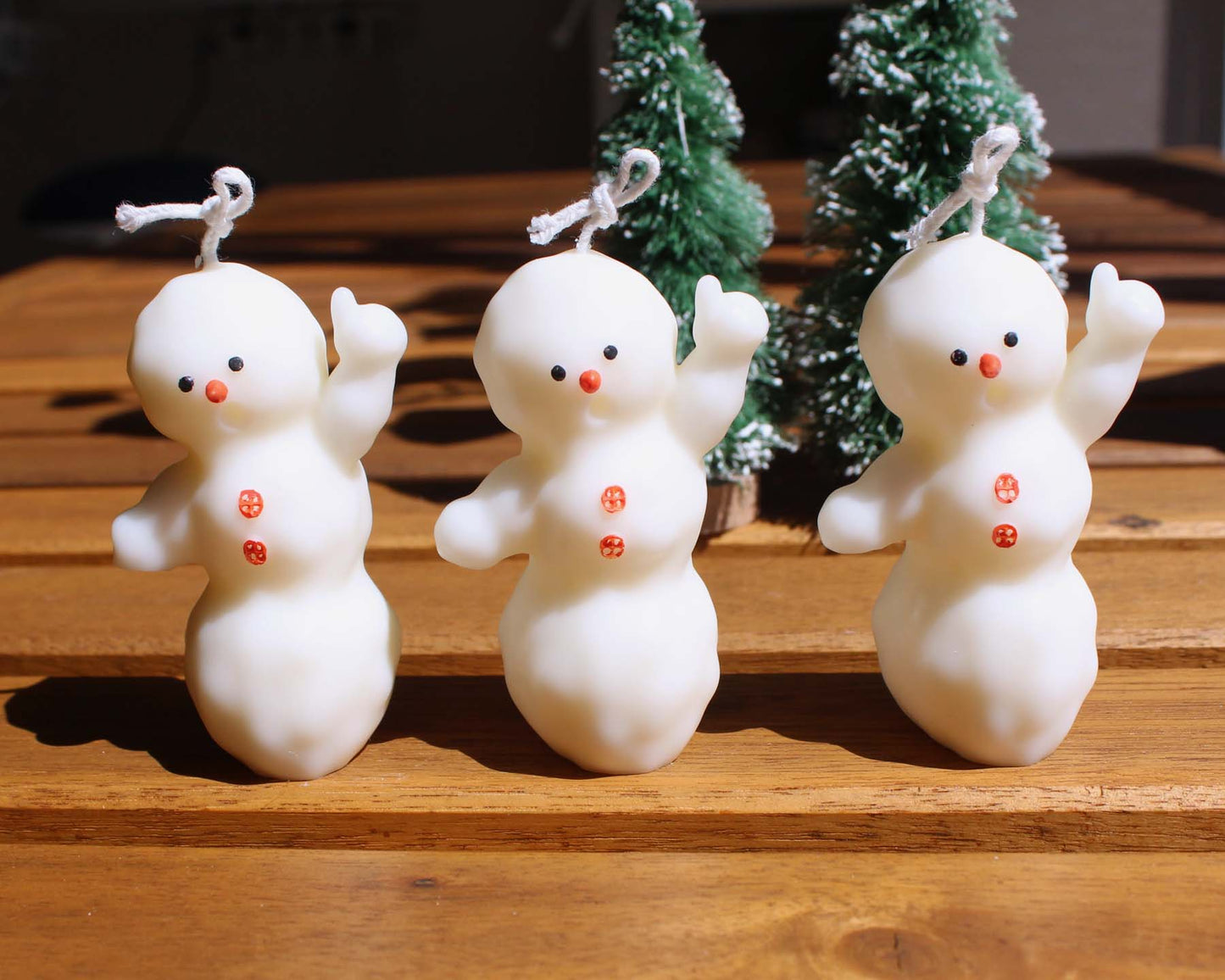 Thumbs Up Snowman Candle