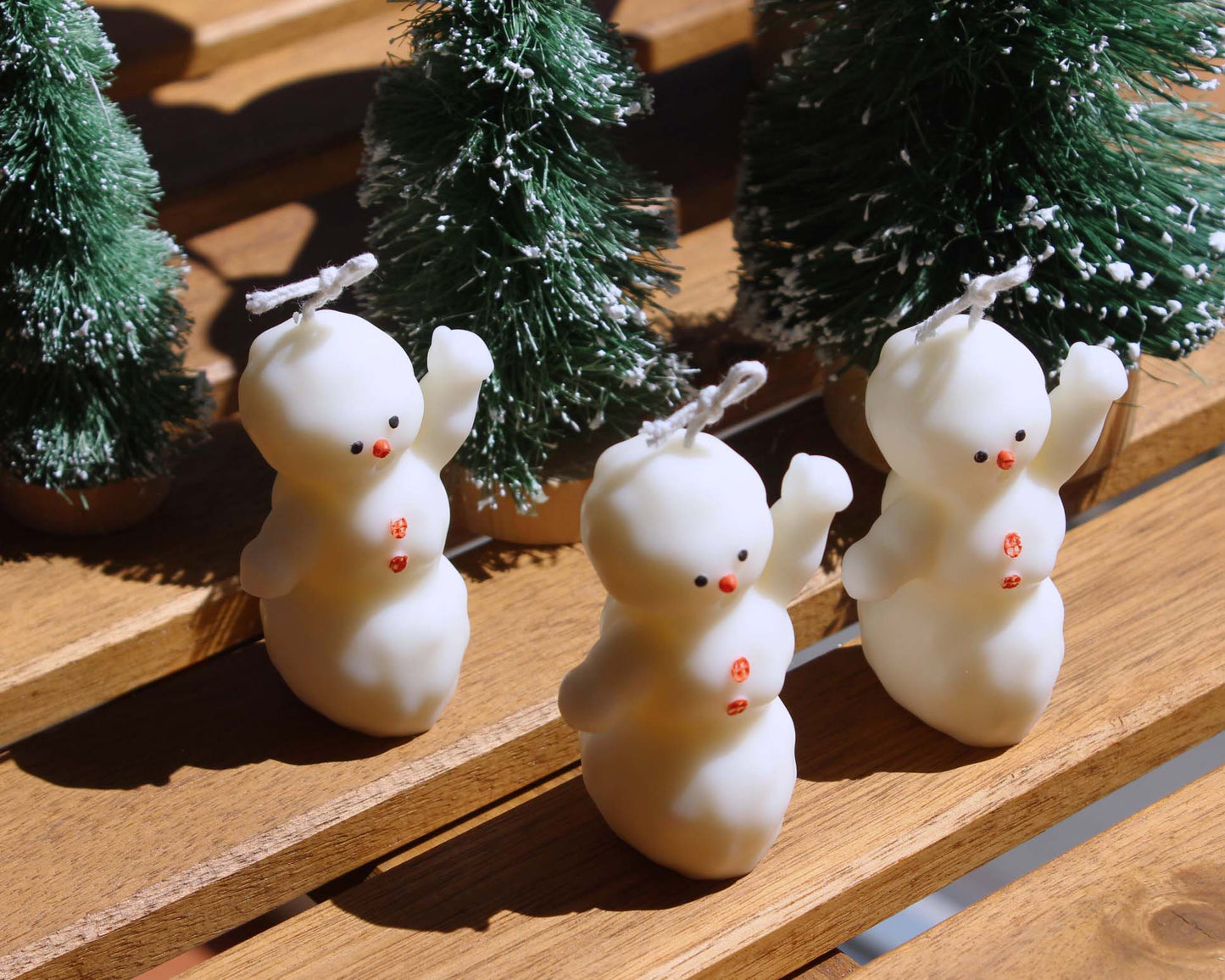 Thumbs Up Snowman Candle