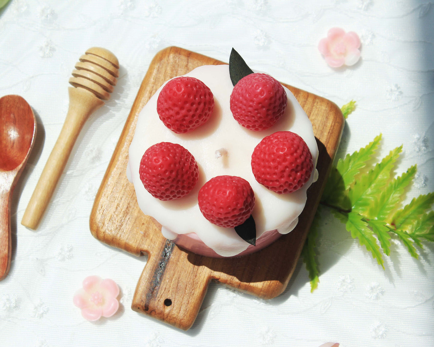 Round Strawberry Cake Candle