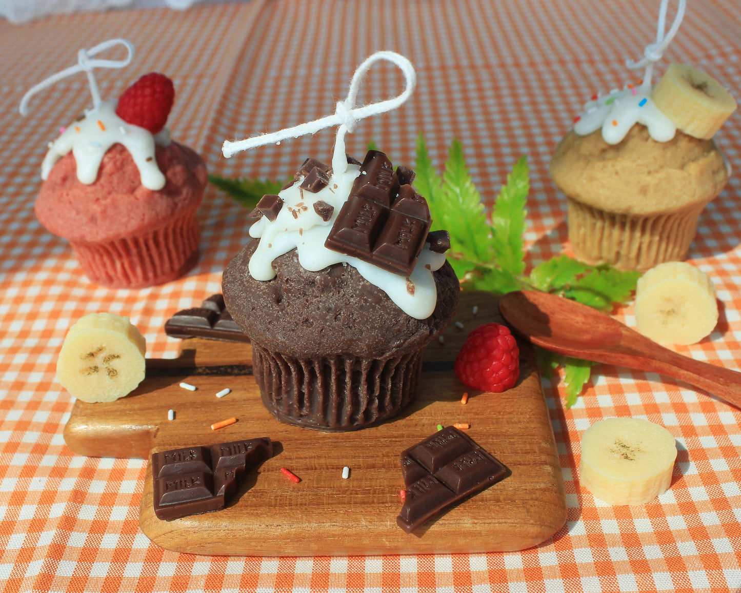 Muffin Candle (Chocolate, Raspberry, Banana)