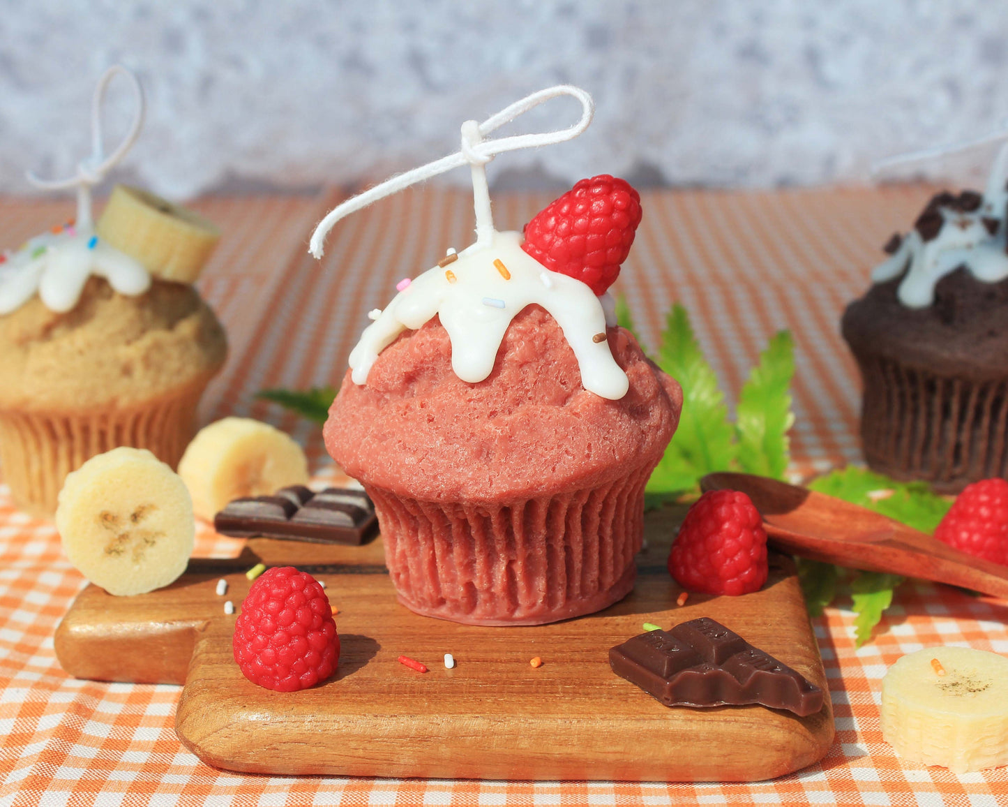 Muffin Candle (Chocolate, Raspberry, Banana)